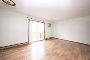 218 Madison St, Joliet, IL 60435 - Photo 5