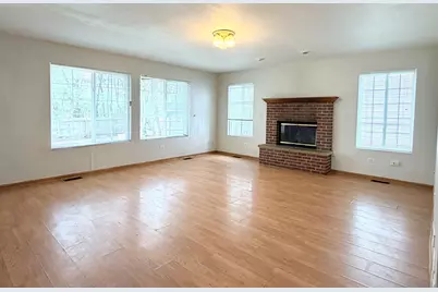 4447 W Lawn Avenue, Waukegan, IL 60085 - Photo 5