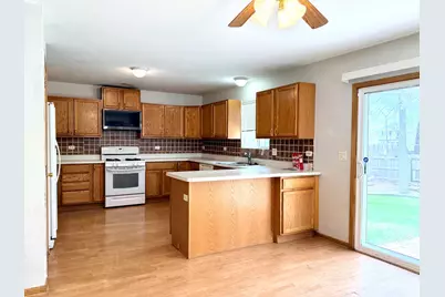 4447 W Lawn Avenue, Waukegan, IL 60085 - Photo 7