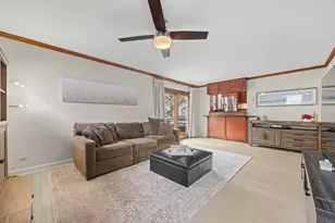 547 Newberry Dr, Elk Grove Village, IL 60007 - Photo 17