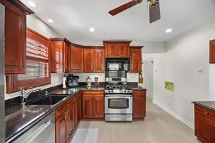 547 Newberry Dr, Elk Grove Village, IL 60007 - Photo 13