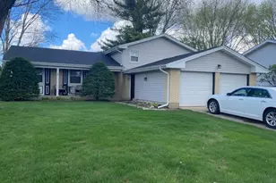 726 Windsor Dr, Crystal Lake, IL 60014 - Photo 1