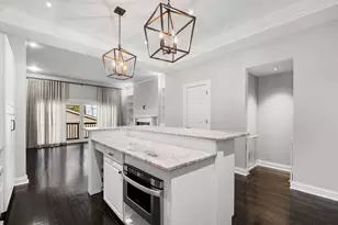 2641 N Marshfield Ave, Chicago, IL 60614 - Photo 7