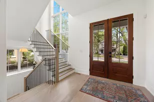 121 N Julian St, Naperville, IL 60540 - Photo 3