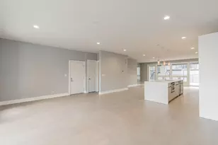 731 W 17th St, Chicago, IL 60616 - Photo 25