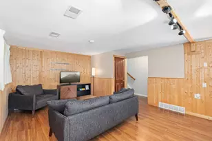1910 Richard St, Aurora, IL 60506 - Photo 13