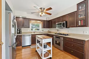 1910 Richard St, Aurora, IL 60506 - Photo 7