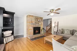 1910 Richard St, Aurora, IL 60506 - Photo 3