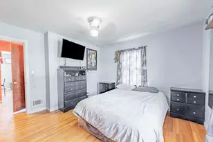 559 E 161st Pl, South Holland, IL 60473 - Photo 5
