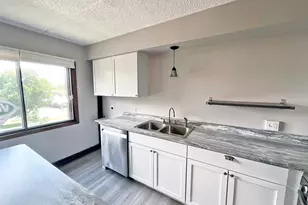 4946 Douglas Rd, Downers Grove, IL 60515 - Photo 7