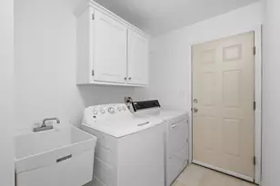 955 Summit Dr, Deerfield, IL 60015 - Photo 17