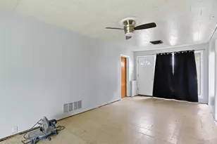 1000 N Bluebonnet Ln, Hoffman Estates, IL 60169 - Photo 5