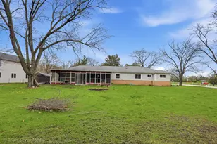 1000 N Bluebonnet Ln, Hoffman Estates, IL 60169 - Photo 25