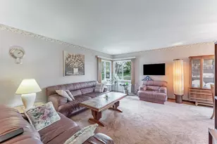 228 S Milton Ave S, Glen Ellyn, IL 60137 - Photo 5