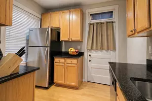 242 S Maple Ave, Oak Park, IL 60302 - Photo 11