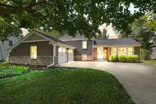 1055 Cardinal Ct, Batavia, IL 60510 - Photo 1