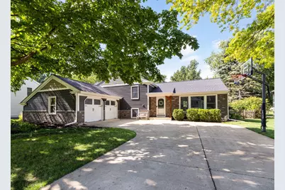 1055 Cardinal Court, Batavia, IL 60510 - Photo 1