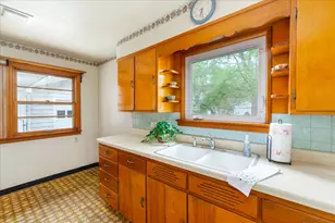 708 Market St, Henry, IL 61537 - Photo 9