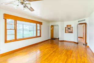 708 Market St, Henry, IL 61537 - Photo 5