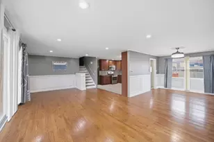 214 N Pleasant Dr, Glenwood, IL 60425 - Photo 3