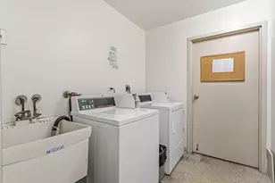 6818 Roberts Dr, Woodridge, IL 60517 - Photo 17