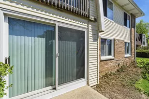 6818 Roberts Dr, Woodridge, IL 60517 - Photo 31