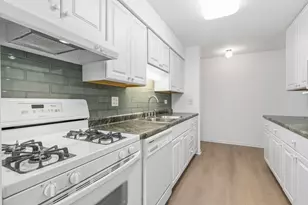 6818 Roberts Dr, Woodridge, IL 60517 - Photo 5