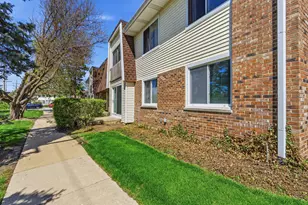 6818 Roberts Dr, Woodridge, IL 60517 - Photo 35