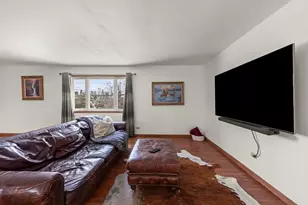 225 E Lincoln Ave, Glendale Heights, IL 60139 - Photo 5