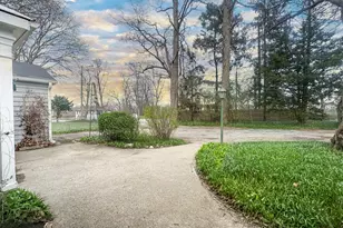 1848 N Sheridan Rd, Waukegan, IL 60087 - Photo 3