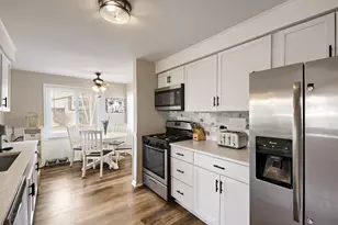 250 Beauteau St, Lake Zurich, IL 60047 - Photo 5