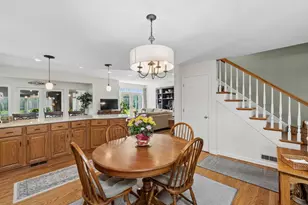 819 S Beverly Ln, Arlington Heights, IL 60005 - Photo 7
