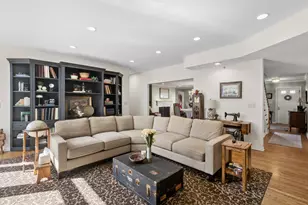 819 S Beverly Ln, Arlington Heights, IL 60005 - Photo 15