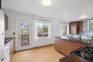 933 S Iowa Ave, Addison, IL 60101 - Photo 7