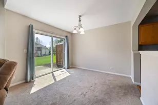 2067 Peach Tree Ln, Algonquin, IL 60102 - Photo 7