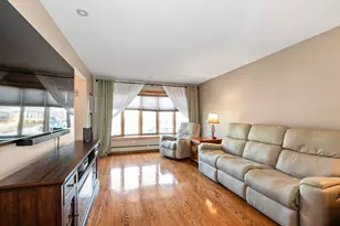 10124 Maple Ave, Oak Lawn, IL 60453 - Photo 5