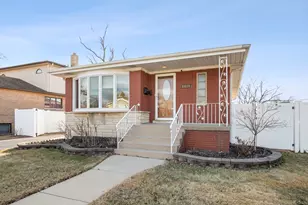 10124 Maple Ave, Oak Lawn, IL 60453 - Photo 3