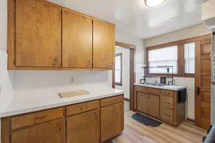 1908 24th St, Moline, IL 61265 - Photo 11