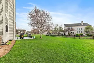 4077 Stratford Ln, Carpentersville, IL 60110 - Photo 25