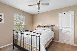 4077 Stratford Ln, Carpentersville, IL 60110 - Photo 13