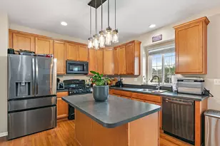 4077 Stratford Ln, Carpentersville, IL 60110 - Photo 9