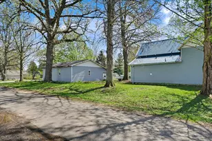 707 N Gray St, Sidell, IL 61876 - Photo 31