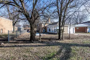 16039 Marion Dr, South Holland, IL 60473 - Photo 3