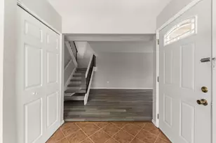 9E Fernwood Dr, Bolingbrook, IL 60440 - Photo 3