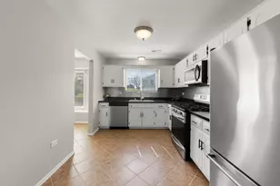 9E Fernwood Dr, Bolingbrook, IL 60440 - Photo 9