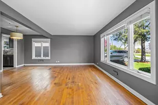 627 E Davis St, Arlington Heights, IL 60005 - Photo 3