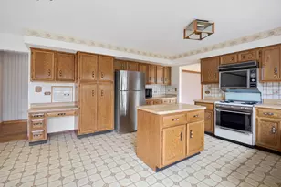1274 Biscayne Dr, Elk Grove Village, IL 60007 - Photo 11