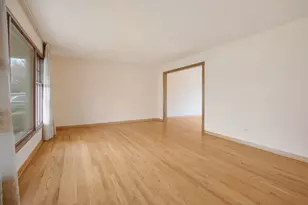 1274 Biscayne Dr, Elk Grove Village, IL 60007 - Photo 5
