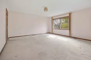 1274 Biscayne Dr, Elk Grove Village, IL 60007 - Photo 21