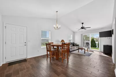 696 Vine Street, Hampshire, IL 60140 - Photo 3